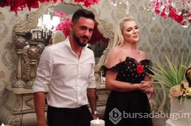 Selin Ciğerci'nin evlilik cüzdanı fotoğrafı olay oldu 