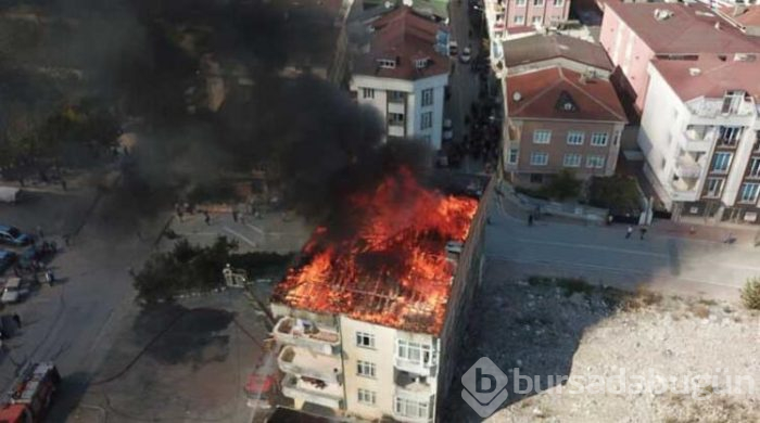 4 katlı binanın çatısında yangın