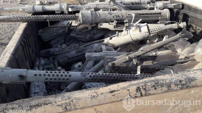 Tel Abyad ilçe merkezinde YPG/PKK'lılara ait çok sayıda silah ve mühimmat ele geçirildi