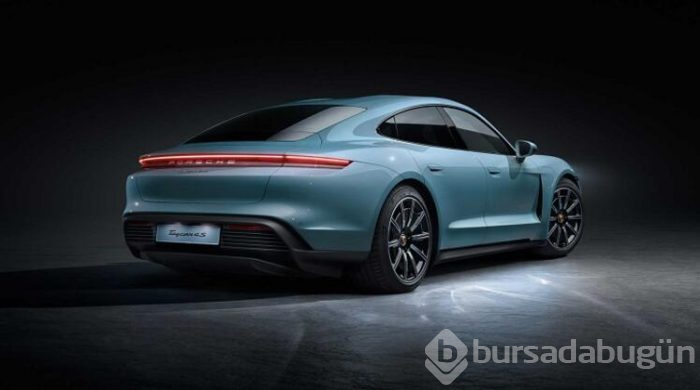 Uygun fiyatlı Porsche Taycan 4S EV tanıtıldı!