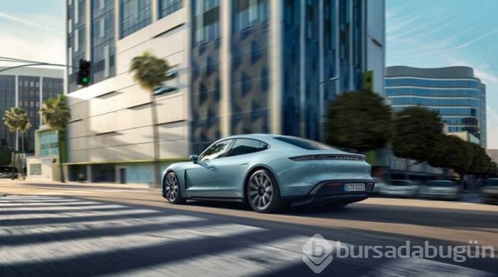 Uygun fiyatlı Porsche Taycan 4S EV tanıtıldı!