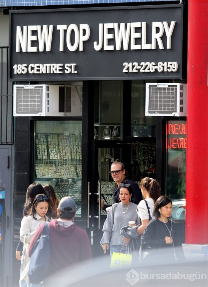 Lily Allen sevgilisiyle görüntülendi