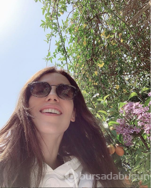 Cansu Dere'nin doğal güzelliği sosyal medyaya damga vurdu