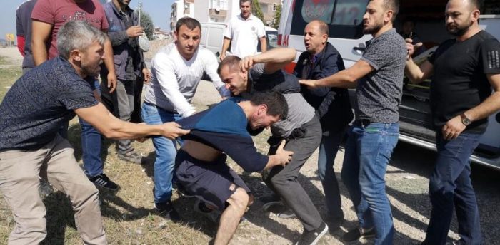 Bir anda birbirlerine girdiler!