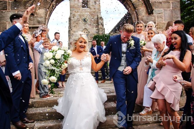 Ölen babasının küllerinden tırnak süsü yaptı