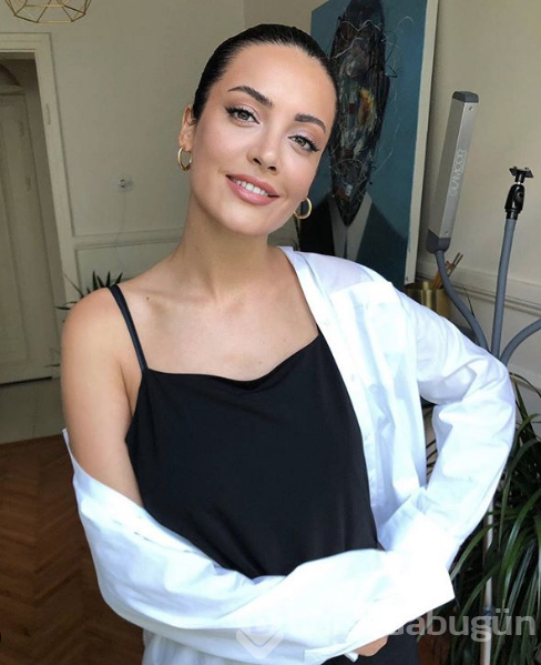 İrem Sak'ın Malefiz stili sosyal medyaya damga vurdu