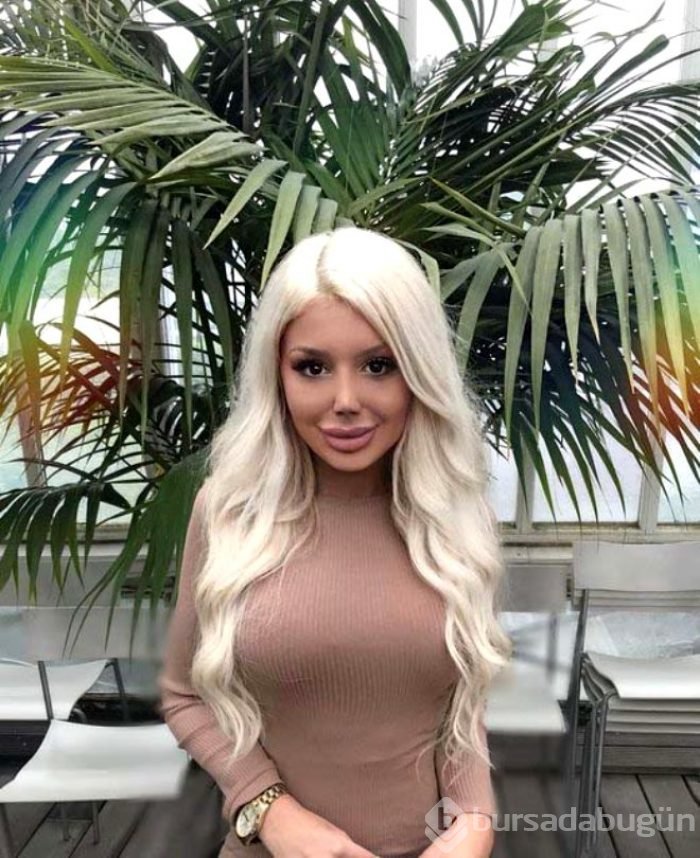 Her şey Barbie'ye benzemek için!
