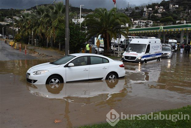 Turizm cennetinde k&acirc;bus: 5 yıldızlı otelleri su bastı!