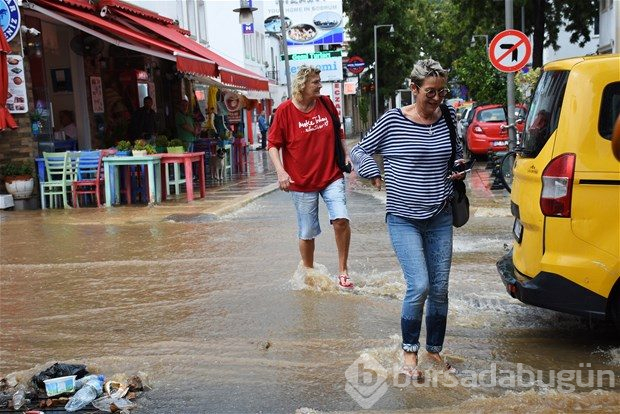 Turizm cennetinde k&acirc;bus: 5 yıldızlı otelleri su bastı!