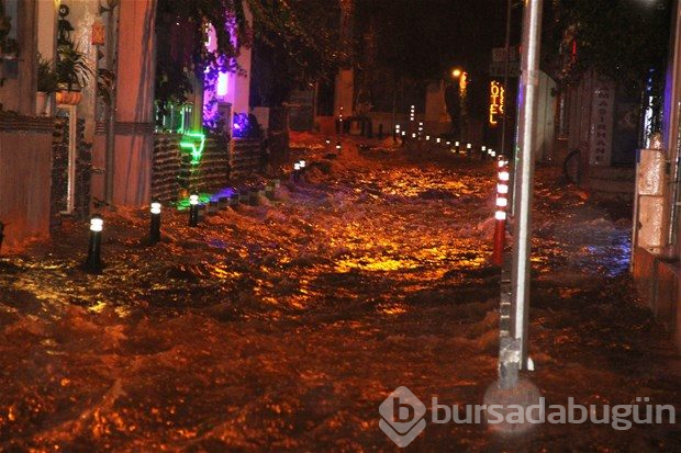 Turizm cennetinde k&acirc;bus: 5 yıldızlı otelleri su bastı!