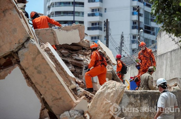 Brezilya'da 7 katlı bina çöktü!
