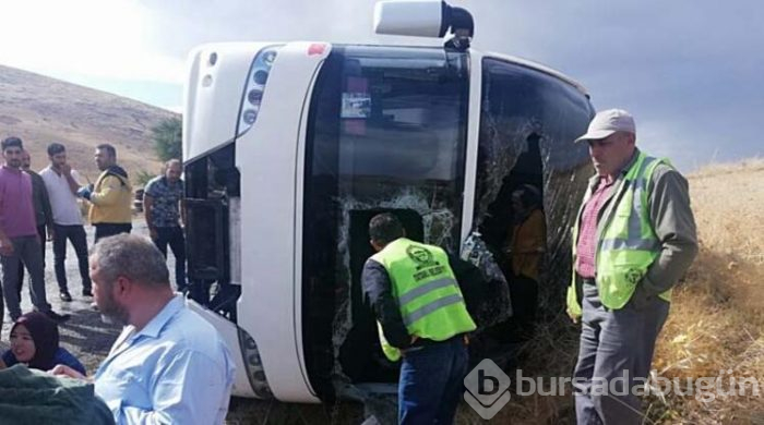 Tur otobüsü devrildi: 1 ölü, 30 yaralı!
