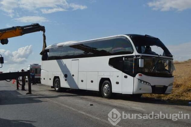 Tur otobüsü devrildi: 1 ölü, 30 yaralı!
