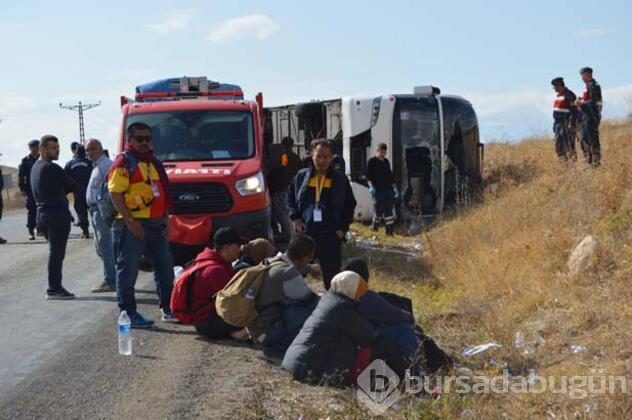 Tur otobüsü devrildi: 1 ölü, 30 yaralı!
