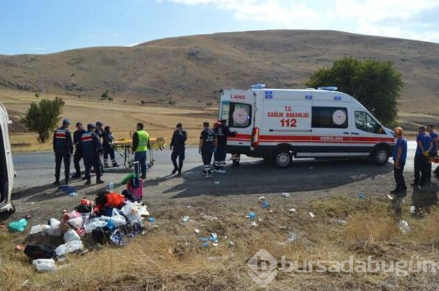 Tur otobüsü devrildi: 1 ölü, 30 yaralı!
