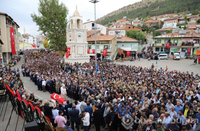 Münbiç şehidinin yakınlarına Kürtçe ağıtlar yaktılar