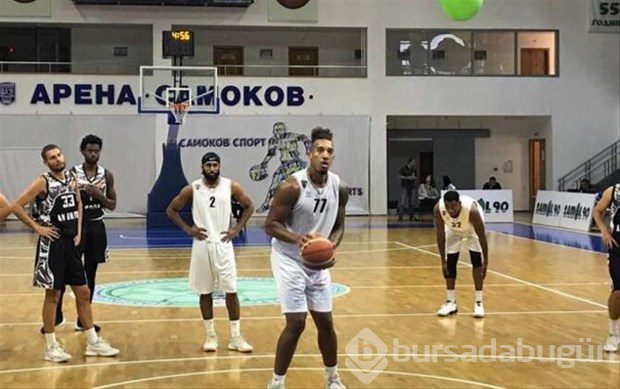 Tüm dikkatleri üzerinde topladı!