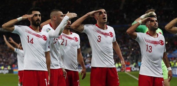 Fransızlara tokat gibi cevap!