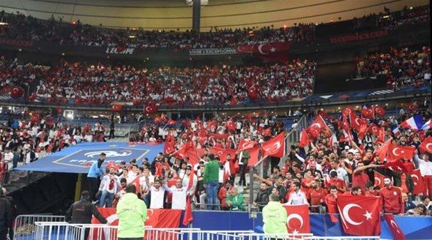 Fransızlara tokat gibi cevap!