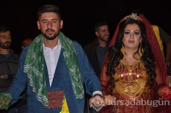Aşiret düğününde geline 1 kilo altın ve daha fazlası!