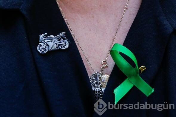 'O kadın yan tarafta, tanışmak ister misin?'