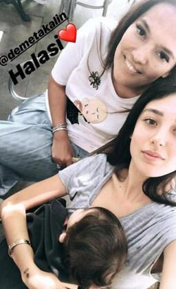 Demet Akalın-Berkay dostluğuna mesafe getiren kol saati!

