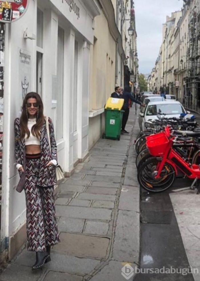 Kız kıza tatil! Başak ile Tanem Paris'te