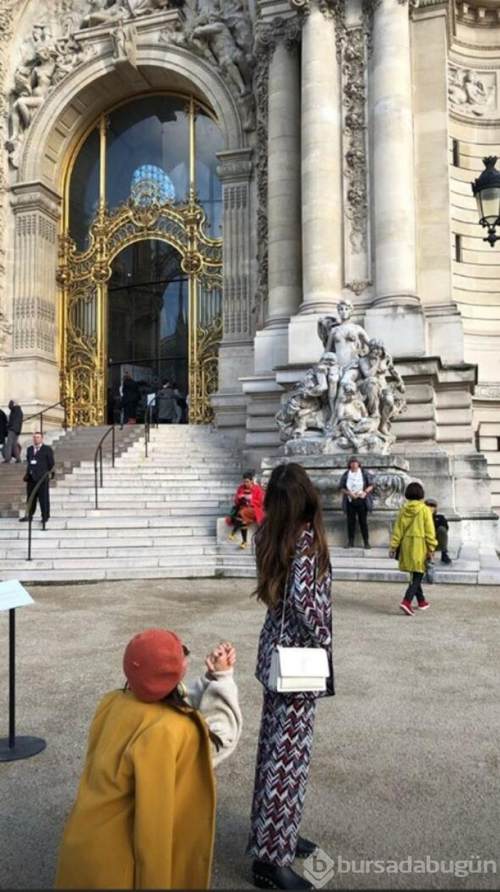 Kız kıza tatil! Başak ile Tanem Paris'te