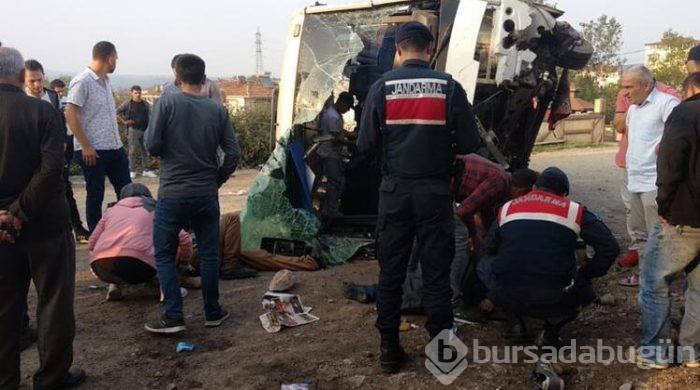 Gebze'de işçi servisi devrildi!