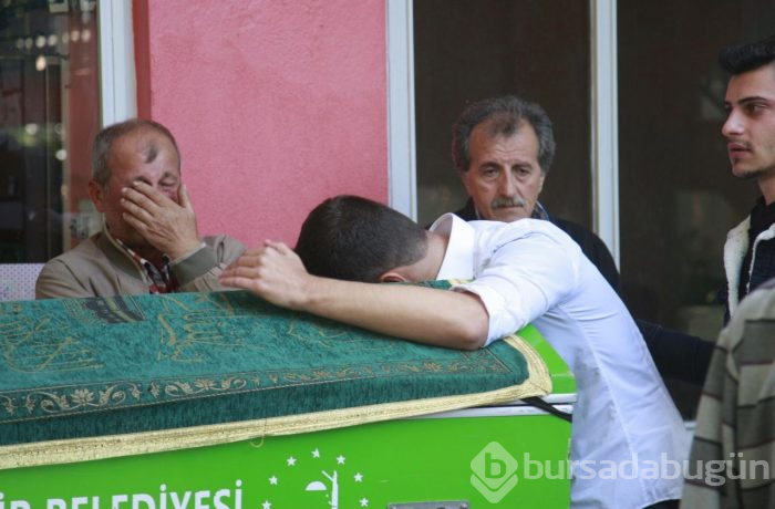 Tren garında ölü bulunan Mert toprağa verildi
