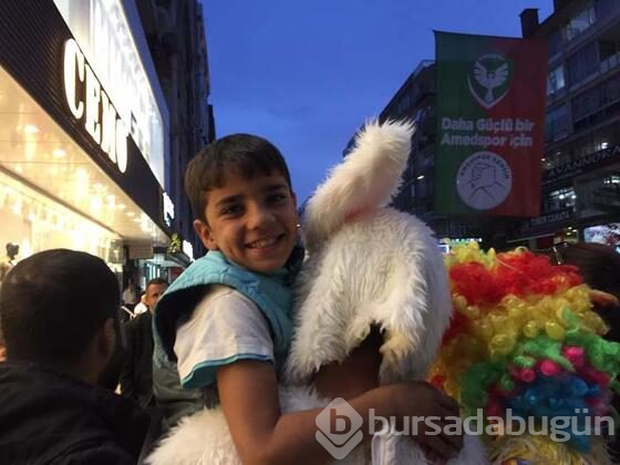 Cam silen çocuğa unutulmaz sürpriz