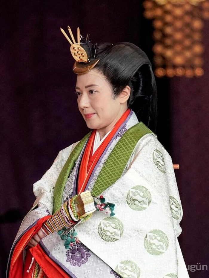 Naruhito, törenle "kasımpatı" tahtına çıktı.