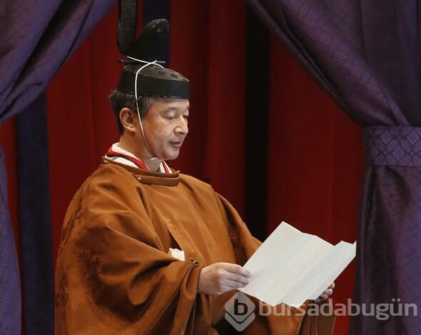 Naruhito, törenle "kasımpatı" tahtına çıktı.