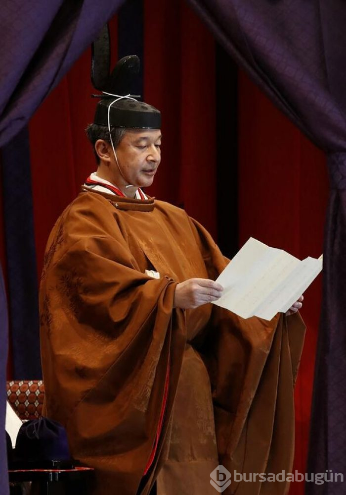 Naruhito, törenle "kasımpatı" tahtına çıktı.