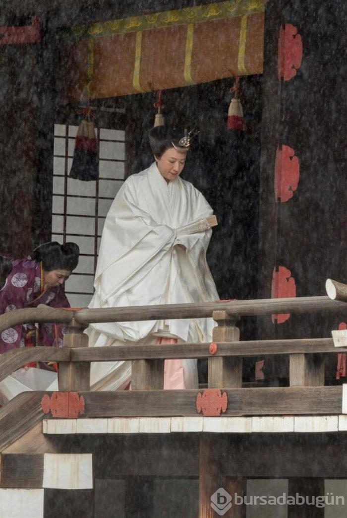 Naruhito, törenle "kasımpatı" tahtına çıktı.