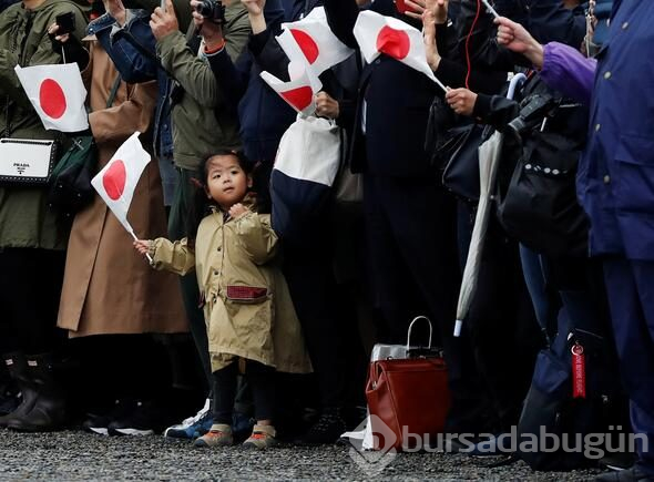Naruhito, törenle "kasımpatı" tahtına çıktı.