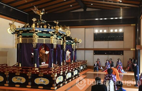 Naruhito, törenle "kasımpatı" tahtına çıktı.