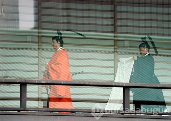 Naruhito, törenle "kasımpatı" tahtına çıktı.