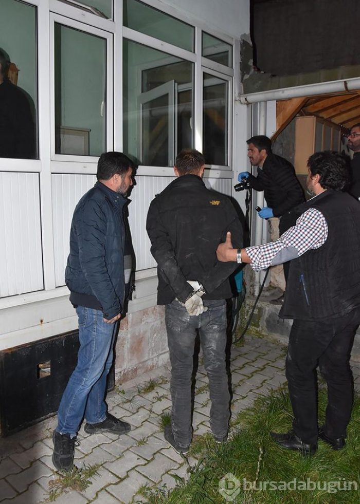  Hırsız şüphelisi havalandırma boşluğunda yakalandı!