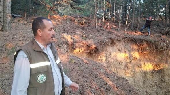 Spil Dağı zirvesinde obruk oluştu