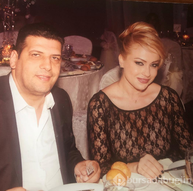 Yatakta atletli poz başına bela oldu!