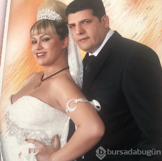 Yatakta atletli poz başına bela oldu!