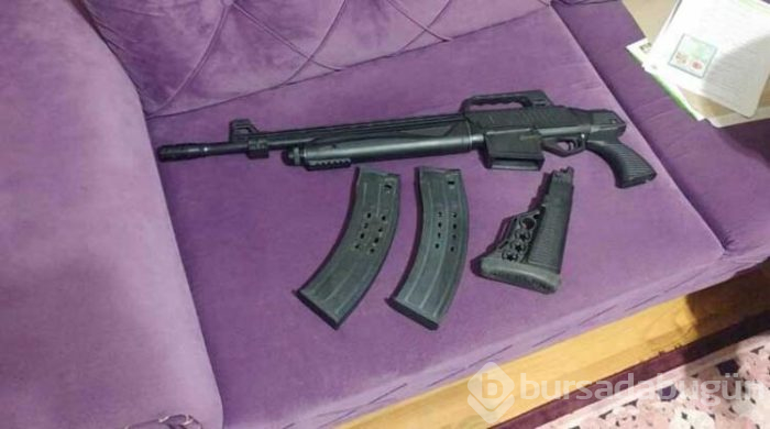 Silah kaçakçılık şebekesinden polisler çıktı!