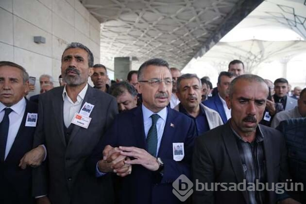 Şehit nişanlısını gelinlikle son yolculuğa uğurladı