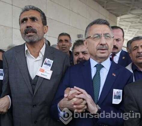 Şehit nişanlısını gelinlikle son yolculuğa uğurladı