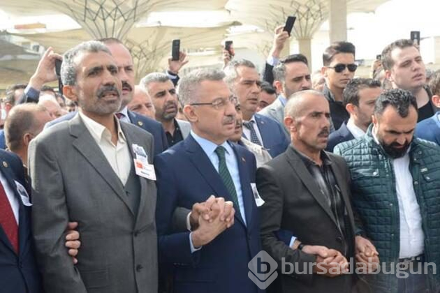 Şehit nişanlısını gelinlikle son yolculuğa uğurladı