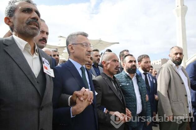 Şehit nişanlısını gelinlikle son yolculuğa uğurladı