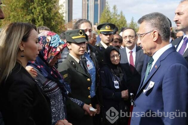 Şehit nişanlısını gelinlikle son yolculuğa uğurladı