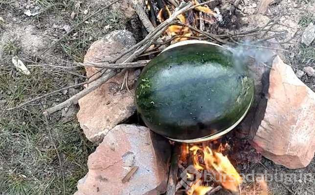 Karpuzun içinde pişirdi