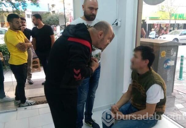 Taciz şüphelisini dövüp, iş yerine hapsettiler!